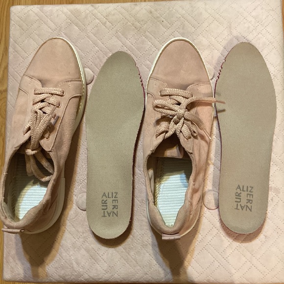 Naturalizer pastel pink suede runners size 6.5 - Picture 7 of 8